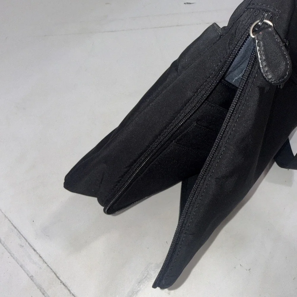 HOBO International Black Nylon Crossbody Messenger Bag Travel Purse Organizer